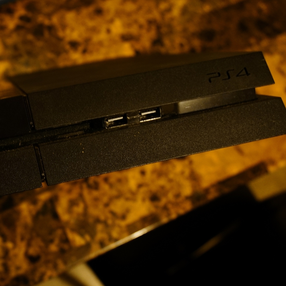 Sony PlayStation 4 (For parts) - Picture 2 of 4